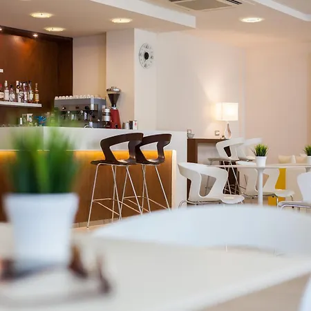 Hotel Condor 3*